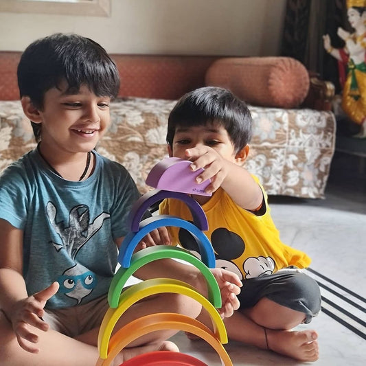 What is Schema-based Play? Discover 8 Schemas and toys for each.