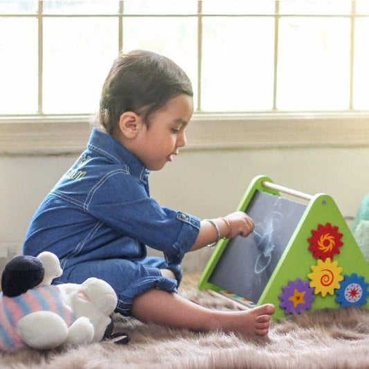 How toys must be fun to educate. Choosing educational toys.