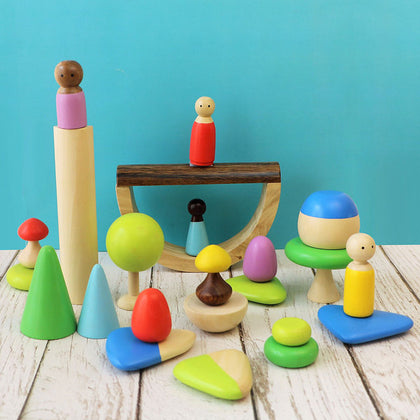 24 Pieces Play Set With Peg Dolls for Kids